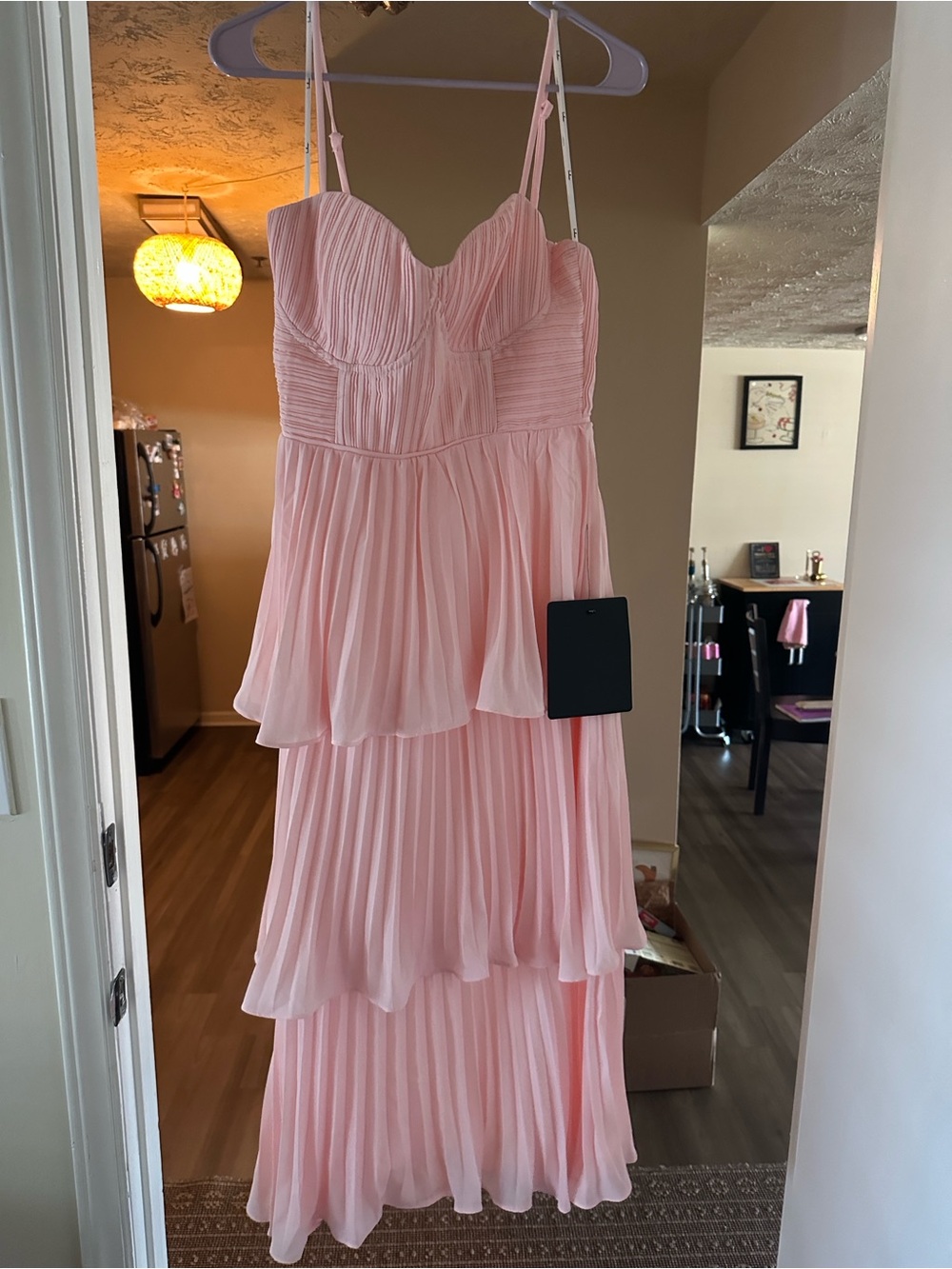 Lulu’s NWT Light Pink Pleated Tiered Spaghetti Strap Dress L